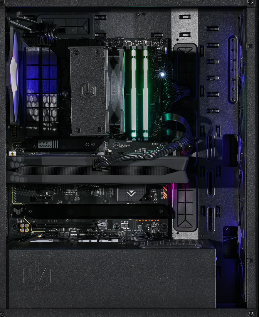 Actina AMD Ryzen 7 7700 KOMACNGIP0374 Desktop PC 1 TB Black